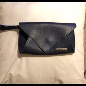 jantaminiau klm wristlet clutch